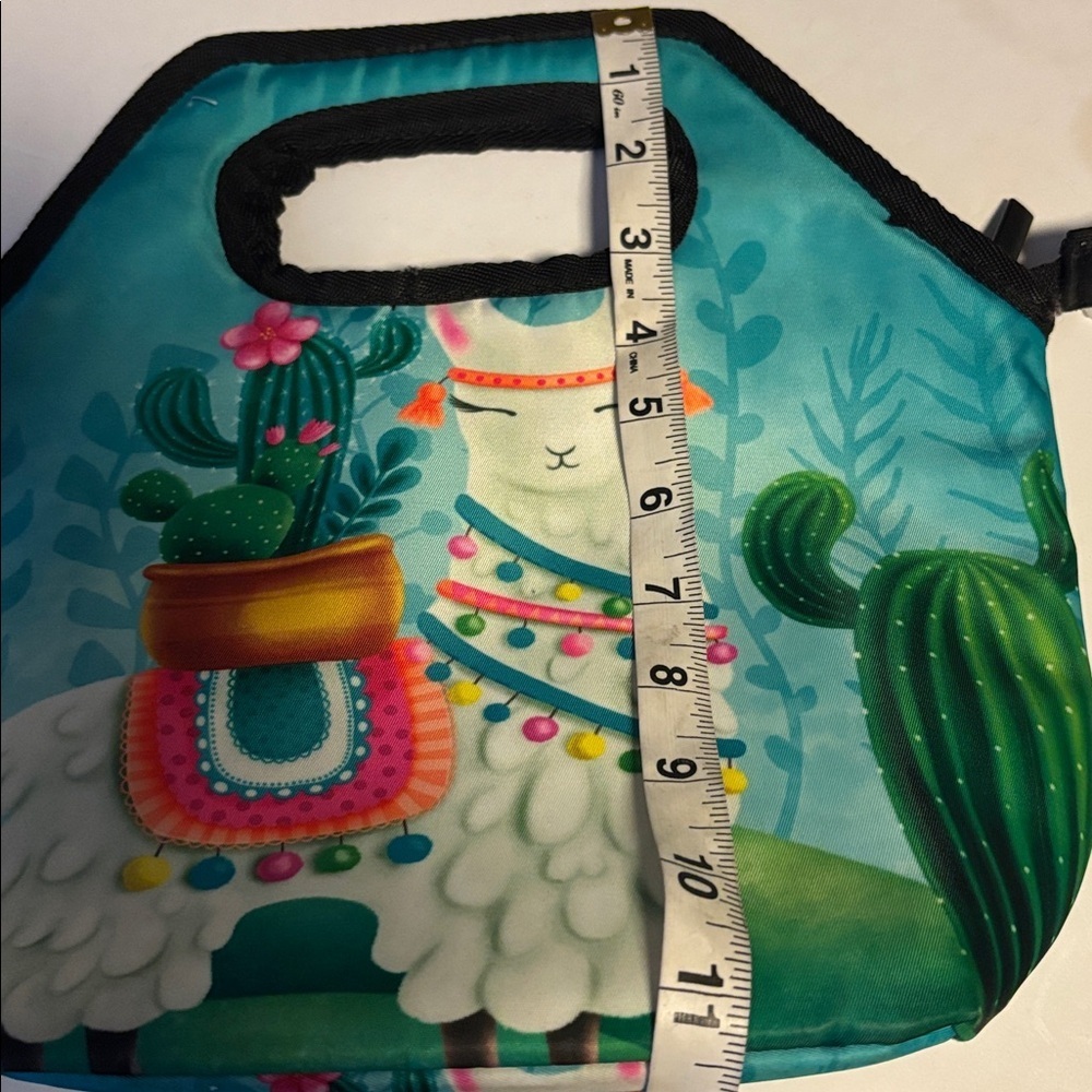 NAANLE LLAMA AND CACTUS INSULATED LUNCH BAG ZIPPER CLOSURE EXCELLENT CONDITION - Picture 6 of 7